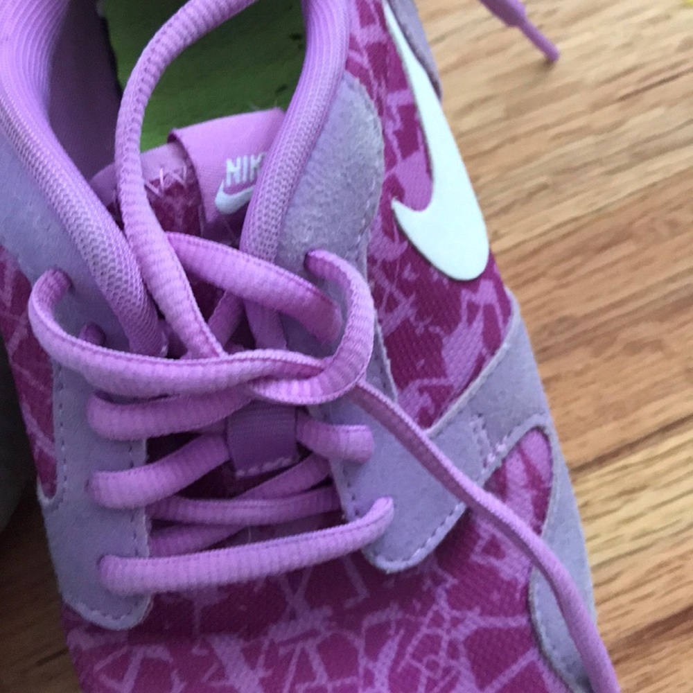 Nike’s - Picture 3 of 6